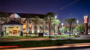 Best Western Plus DFW Airport Suites exterior